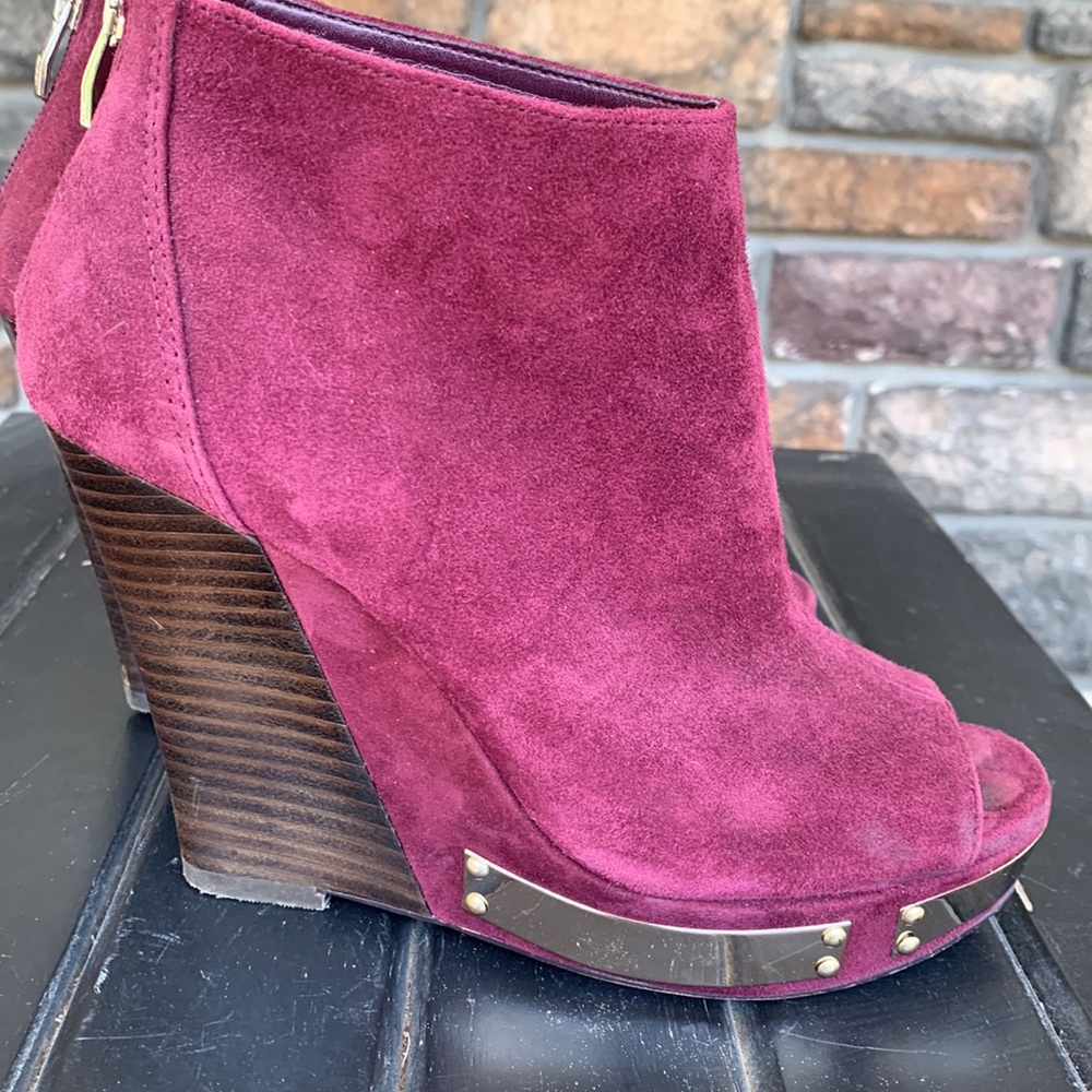 Vince Camuto dark garnet Wallis wedges sz7 - Picture 5 of 8